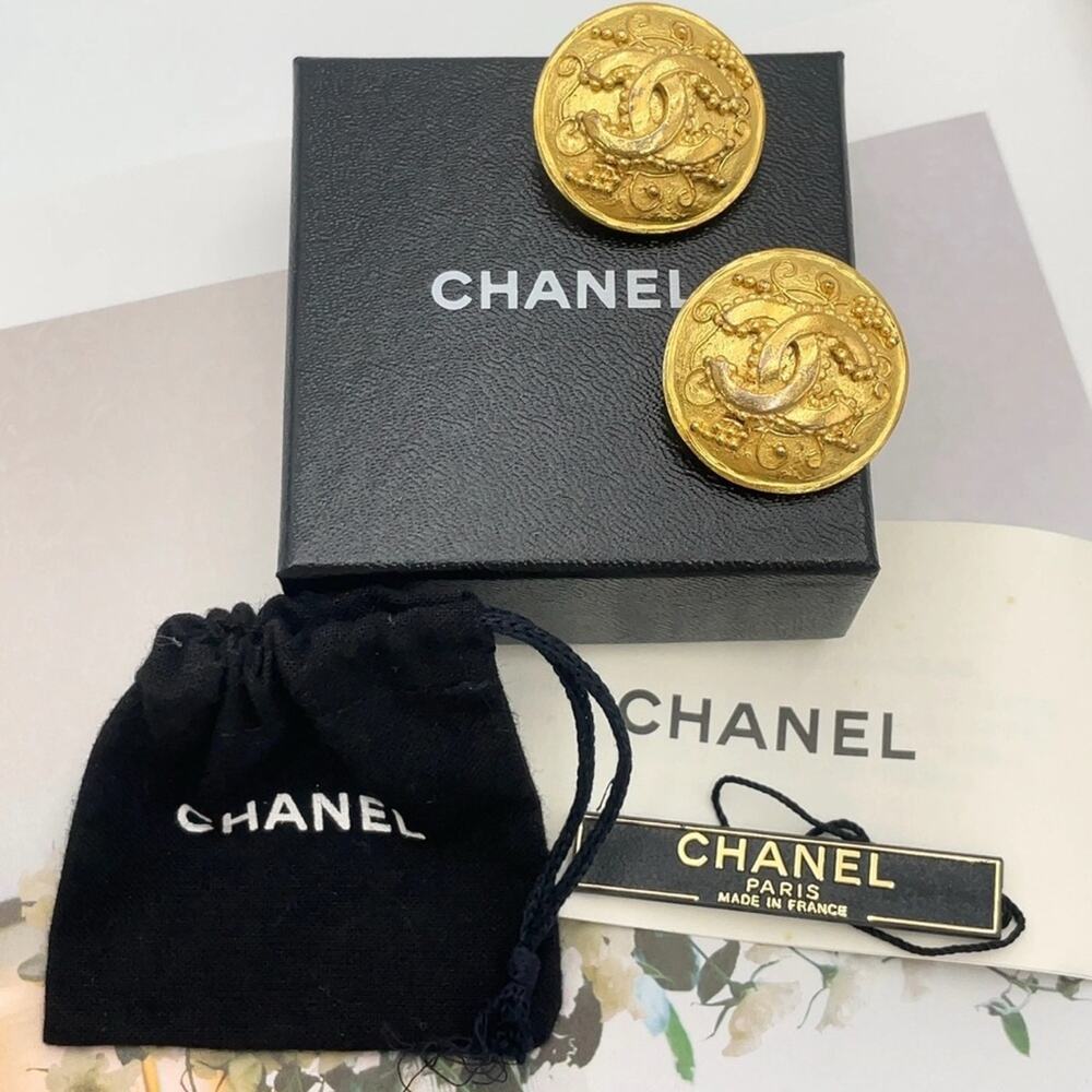 Authentic Chanel Coco Marks 96A GP earrings 22.72g W/Box - Picture 3 of 12
